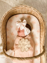 Load image into Gallery viewer, Daisy Birth Announcement
