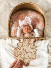 Load image into Gallery viewer, Daisy Birth Announcement
